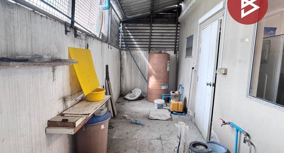 For sale 3 bedrooms townhouse in Mueang Pathum Thani, Pathum Thani