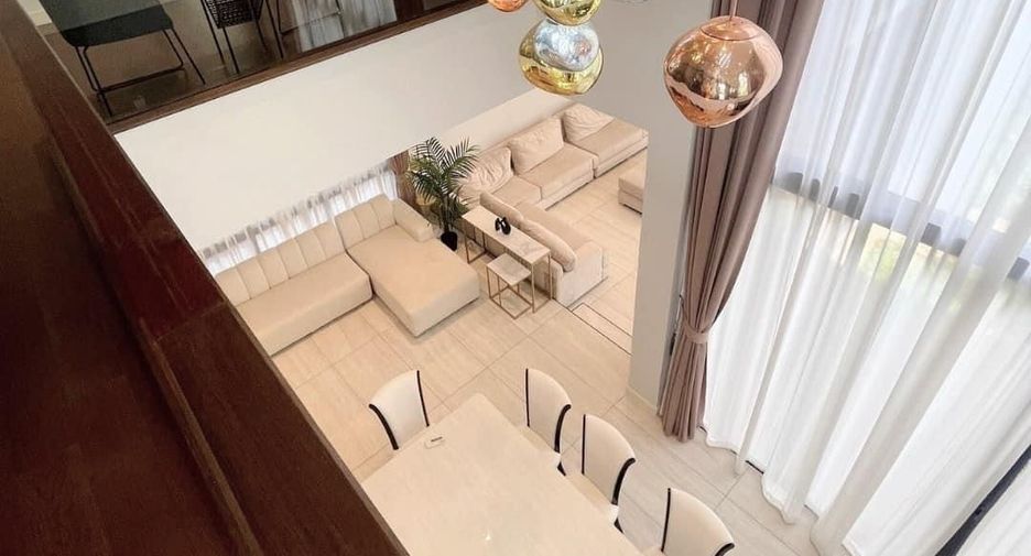 Casa en alquiler de 4 habitaciones en Bang Kapi, Bangkok
