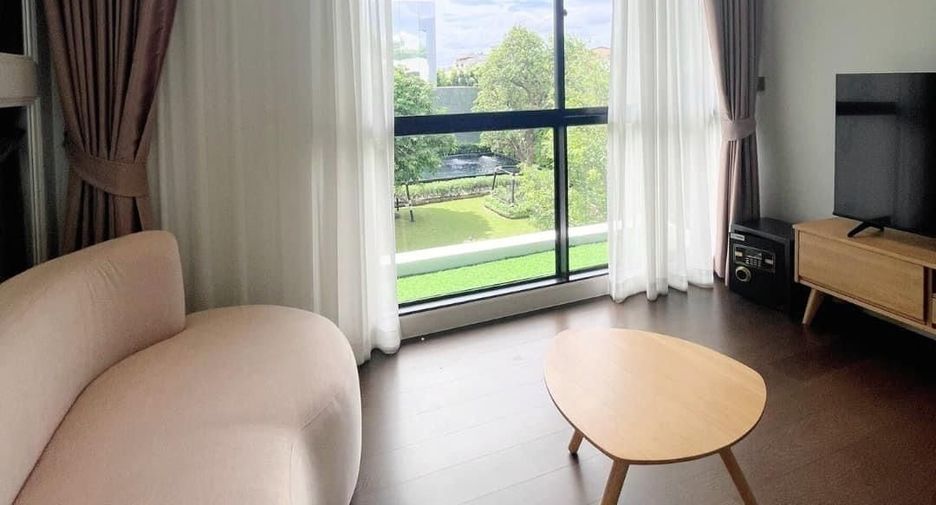 Casa en alquiler de 4 habitaciones en Bang Kapi, Bangkok