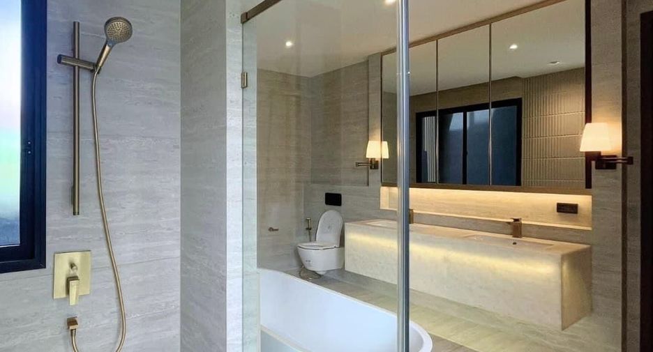 Casa en alquiler de 4 habitaciones en Bang Kapi, Bangkok