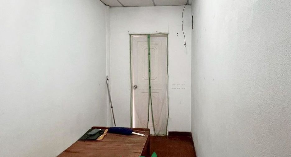 出售 3 卧室 联排别墅 在 Mueang Pathum Thani, Pathum Thani