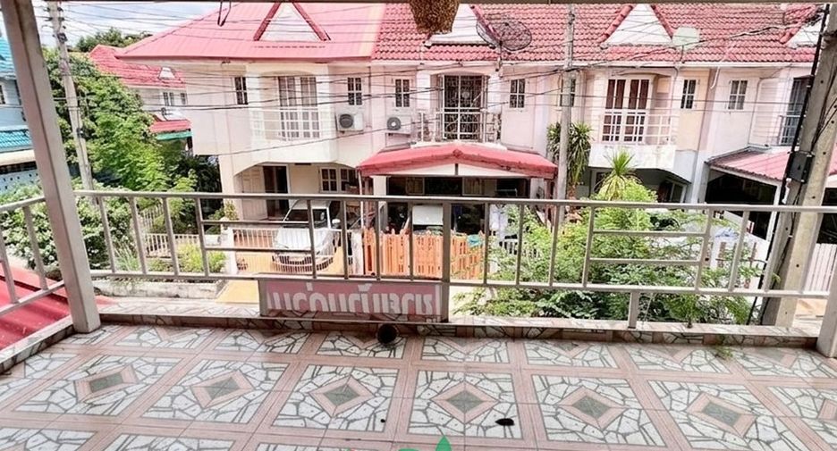 出售 3 卧室 联排别墅 在 Mueang Pathum Thani, Pathum Thani