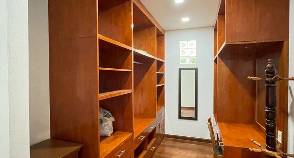 For rent 5 bedrooms house in Bang Lamung, Chonburi