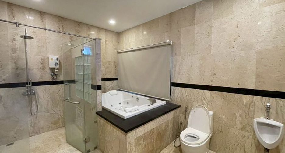 For rent 5 bedrooms house in Bang Lamung, Chonburi