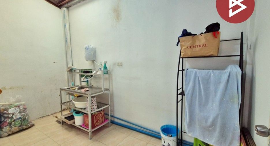 À vendre 2 chambres maison de ville à Mueang Samut Prakan, Samut Prakan
