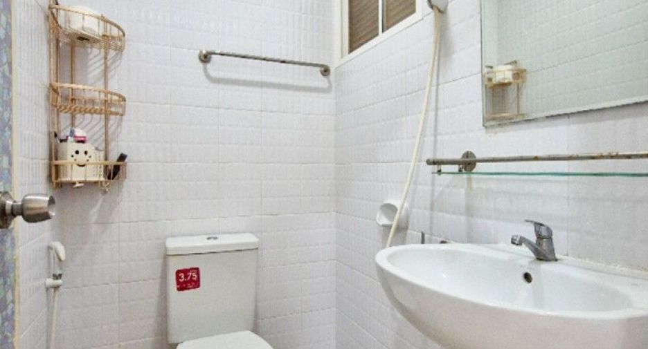 À vendre 2 chambres maison de ville à Mueang Samut Prakan, Samut Prakan