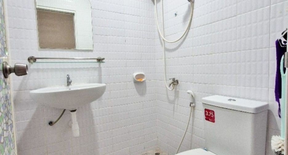 À vendre 2 chambres maison de ville à Mueang Samut Prakan, Samut Prakan