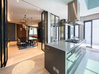 For sale 3 bedrooms house in Huai Khwang, Bangkok