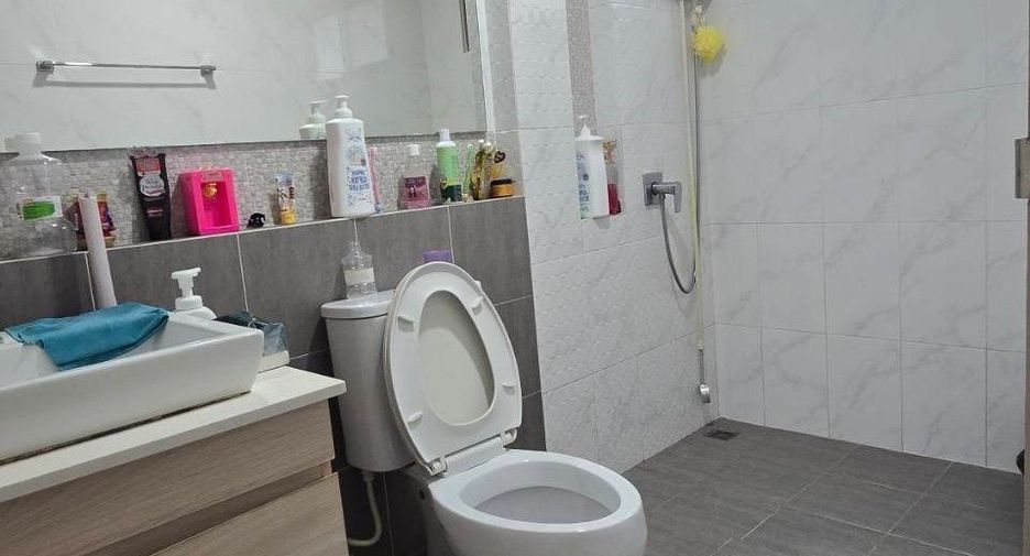 出售 4 卧室 独立屋 在 Mueang Chon Buri, Chon Buri