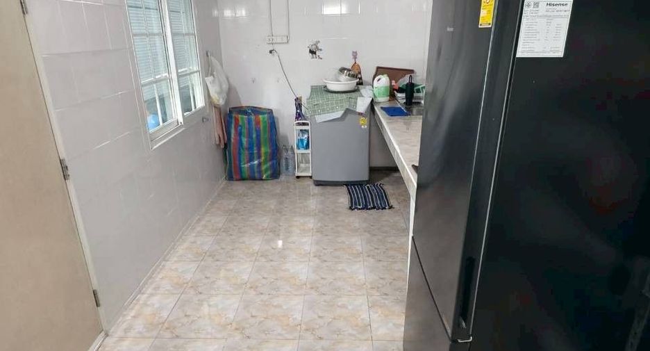 Casa adosada en venta de 3 habitaciones en Mueang Samut Prakan, Samut Prakan