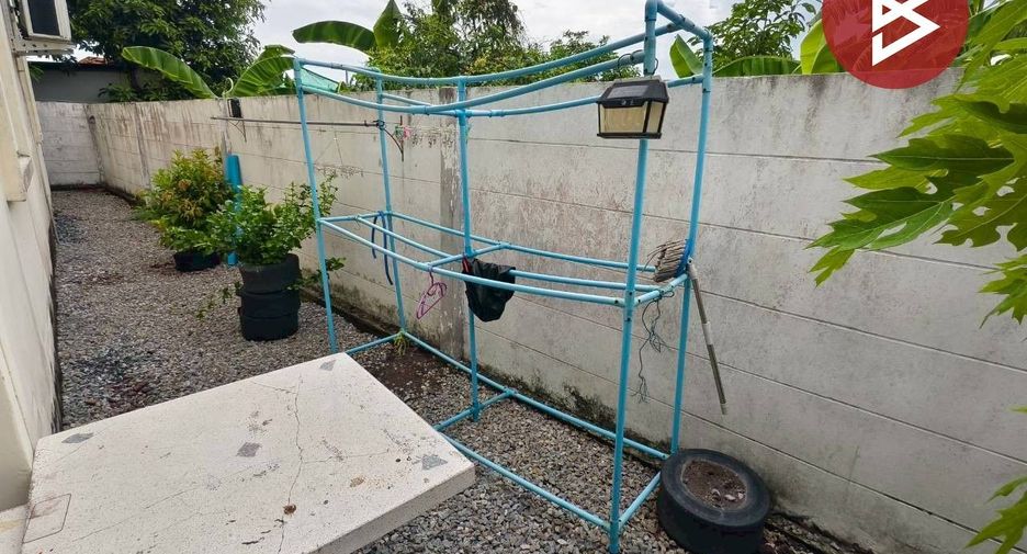 Casa adosada en venta de 3 habitaciones en Mueang Samut Prakan, Samut Prakan