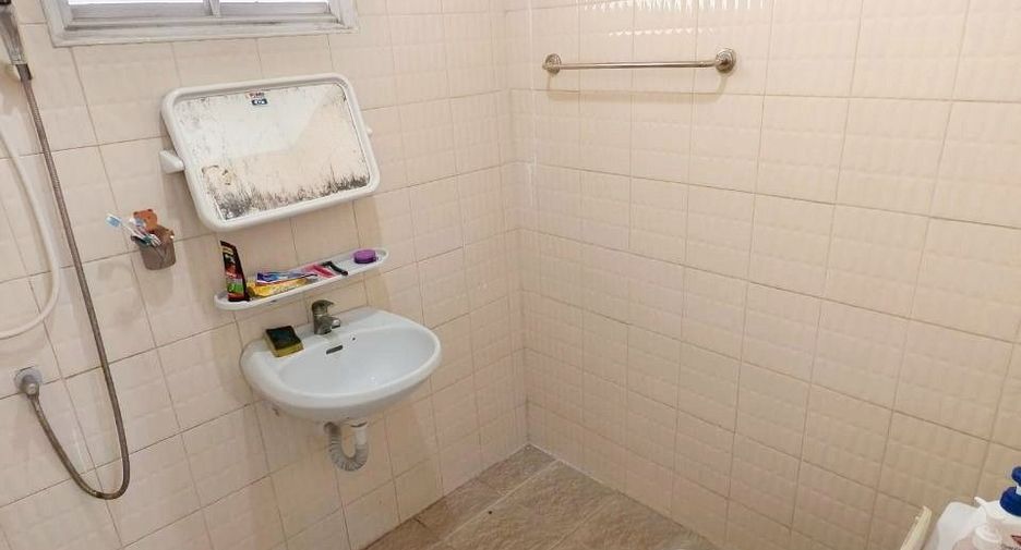 Casa adosada en venta de 3 habitaciones en Mueang Samut Prakan, Samut Prakan