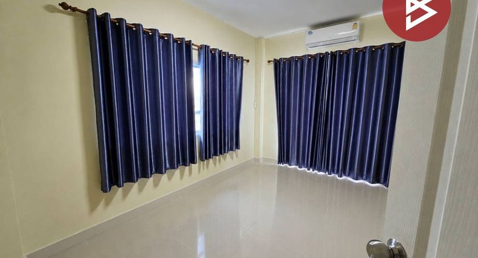 For sale 3 ベッドルーム townhouse in Si Racha, Chonburi
