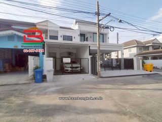 For rent 2 bedrooms townhouse in Sai Mai, Bangkok