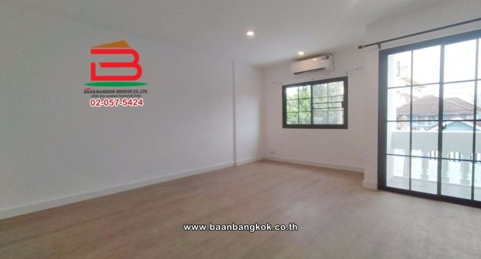 For rent 2 bedrooms townhouse in Sai Mai, Bangkok