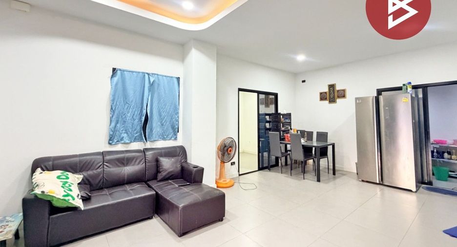 For sale 4 bedrooms townhouse in Mueang Chon Buri, Chonburi