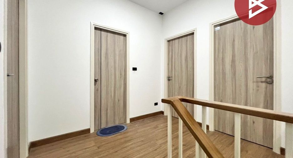 For sale 4 bedrooms townhouse in Mueang Chon Buri, Chonburi