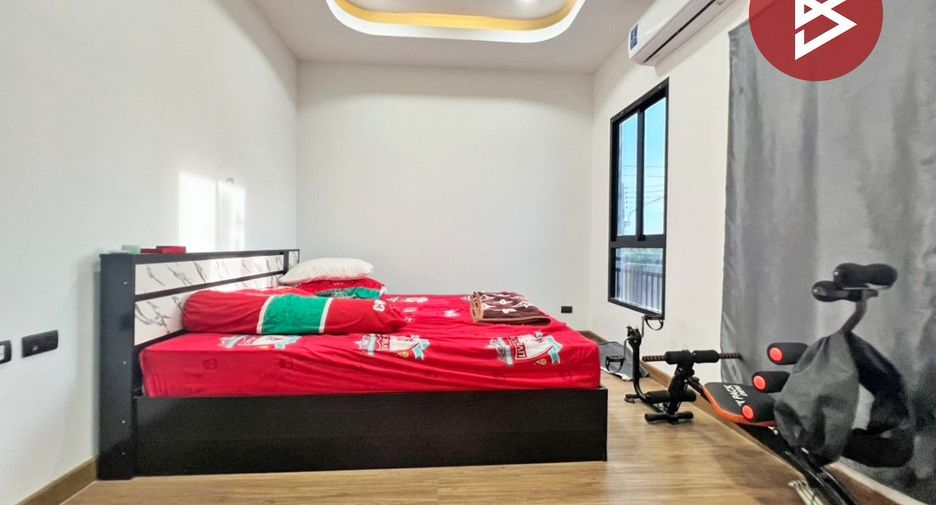 For sale 4 bedrooms townhouse in Mueang Chon Buri, Chonburi