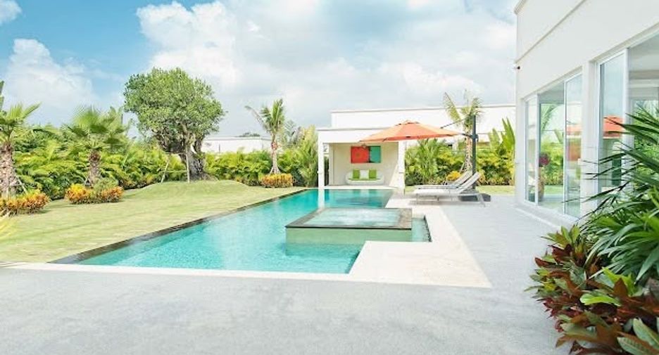 For rent 3 bedrooms villa in Bang Lamung, Chonburi