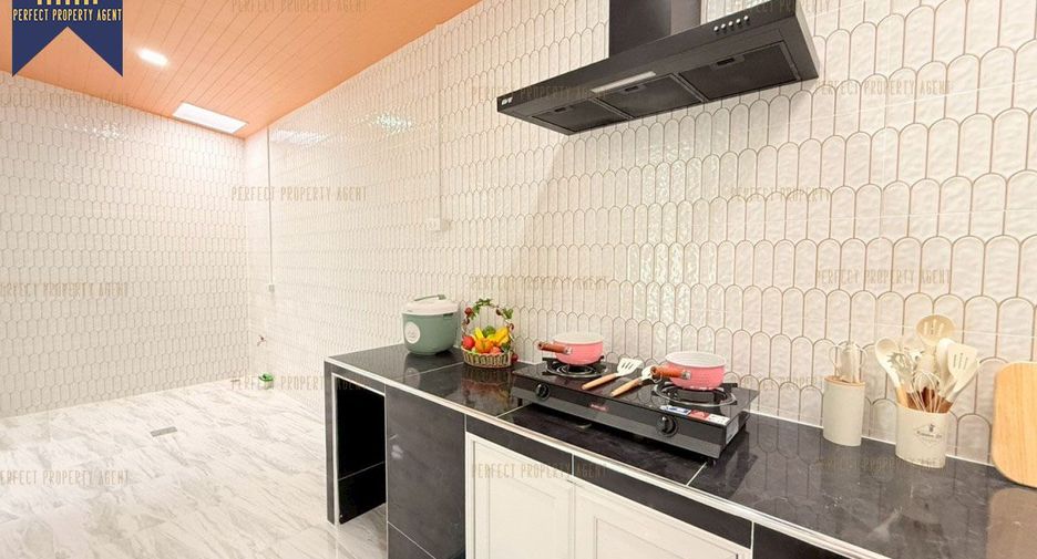 Casa en venta de 4 habitaciones en Khlong Sam Wa, Bangkok