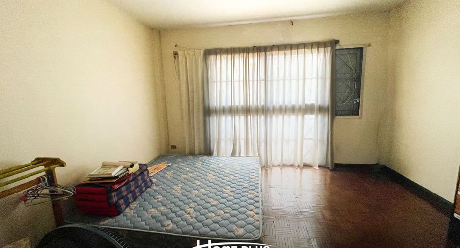 Casa adosada en venta de 2 habitaciones en Lat Krabang, Bangkok