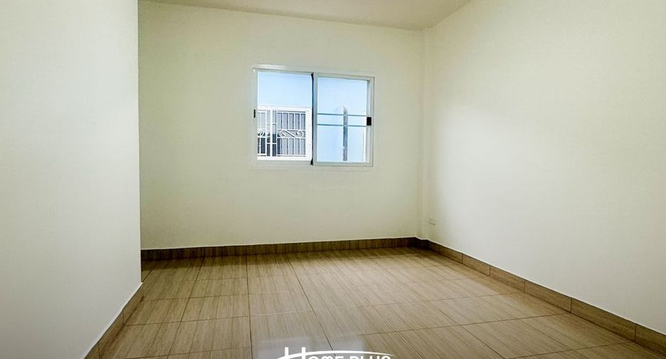 Casa adosada en venta de 2 habitaciones en Lat Krabang, Bangkok