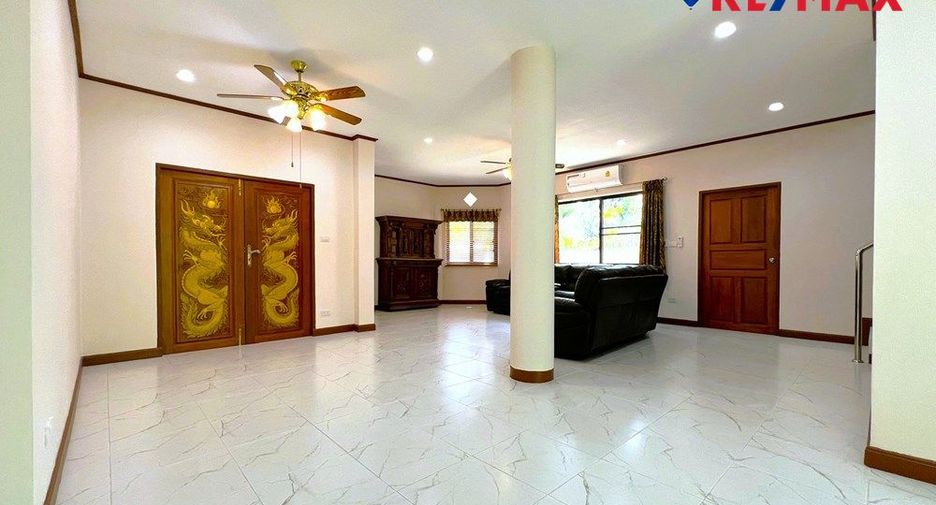 For sale 5 bedrooms house in Bang Lamung, Chonburi
