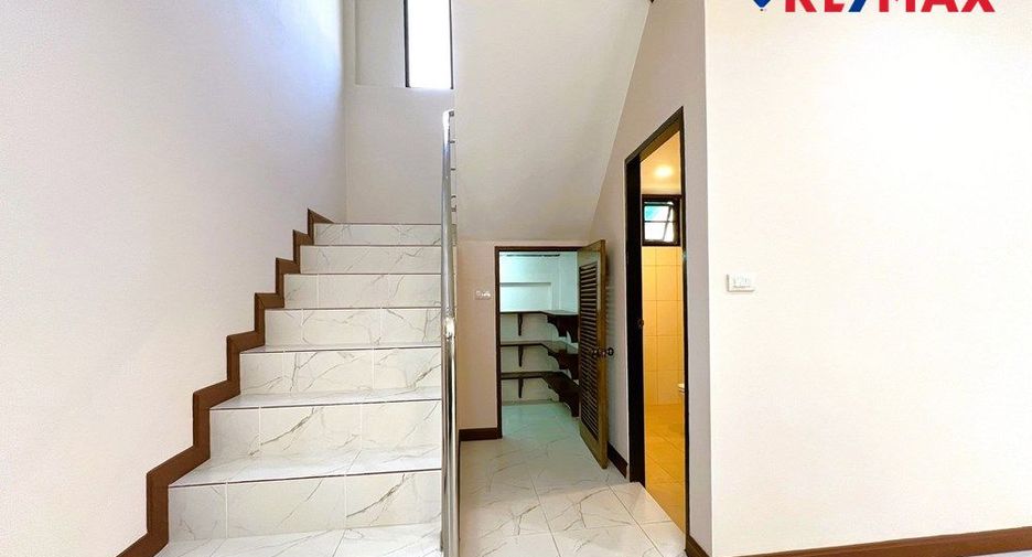 For sale 5 bedrooms house in Bang Lamung, Chonburi