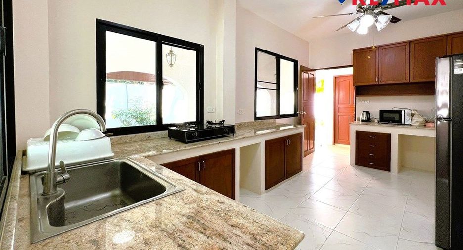 For sale 5 bedrooms house in Bang Lamung, Chonburi