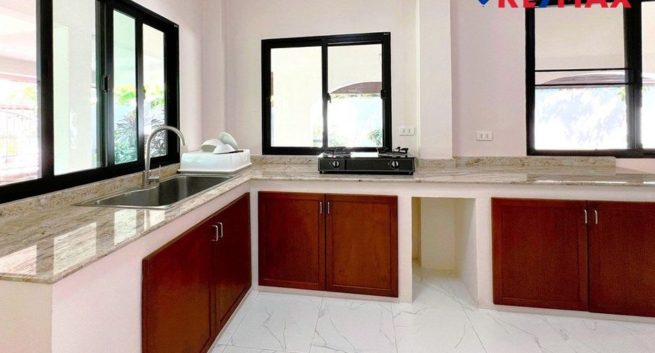 For sale 5 bedrooms house in Bang Lamung, Chonburi