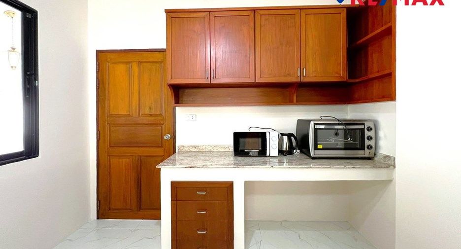 For sale 5 bedrooms house in Bang Lamung, Chonburi