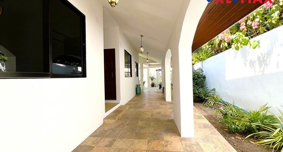 For sale 5 bedrooms house in Bang Lamung, Chonburi