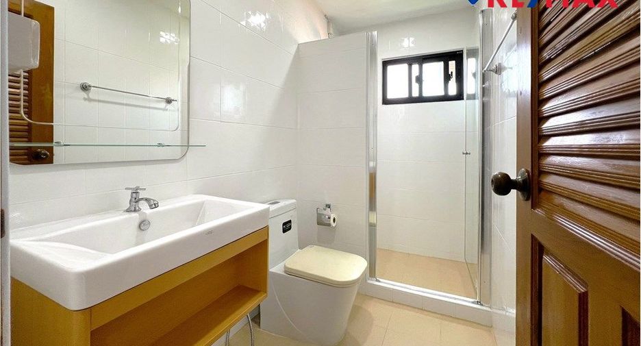 For sale 5 bedrooms house in Bang Lamung, Chonburi