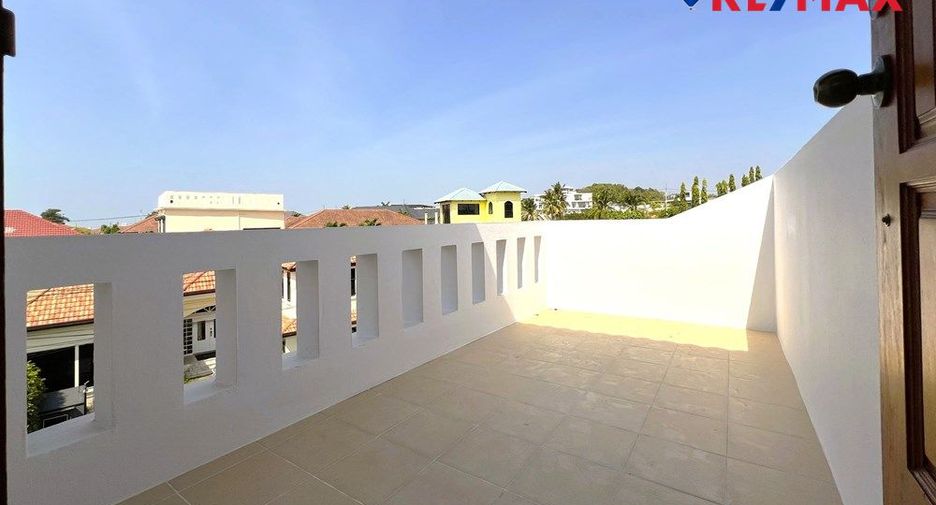 For sale 5 bedrooms house in Bang Lamung, Chonburi