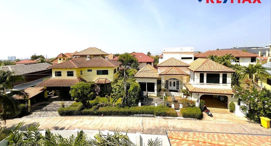 For sale 5 bedrooms house in Bang Lamung, Chonburi
