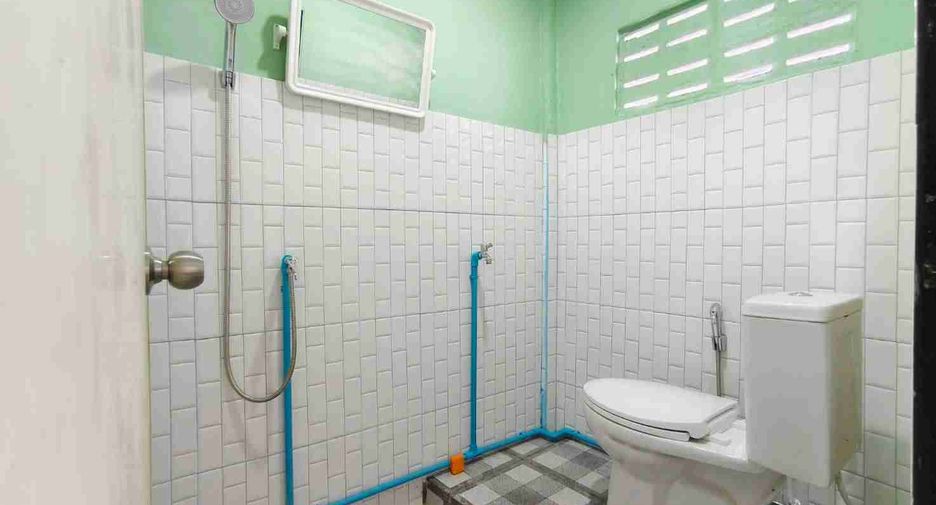 For sale 3 bedrooms townhouse in Mueang Samut Prakan, Samut Prakan