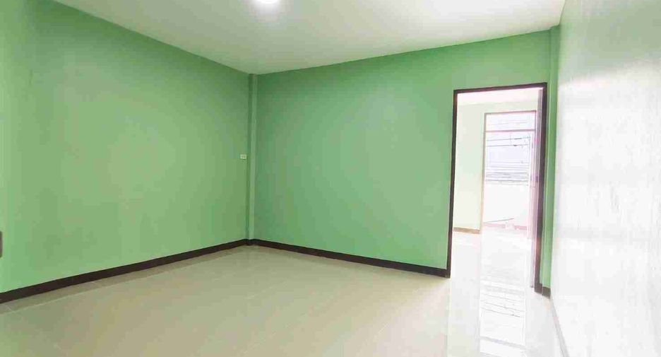 For sale 3 bedrooms townhouse in Mueang Samut Prakan, Samut Prakan