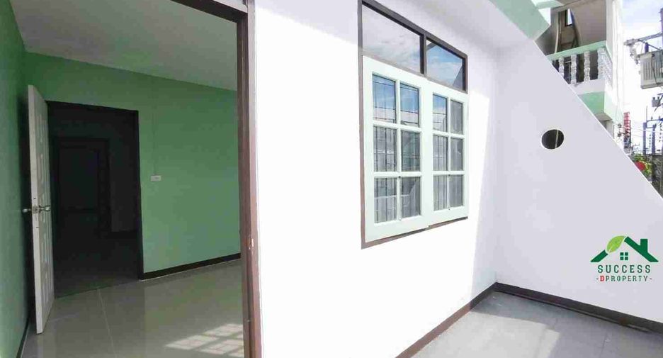 For sale 3 bedrooms townhouse in Mueang Samut Prakan, Samut Prakan