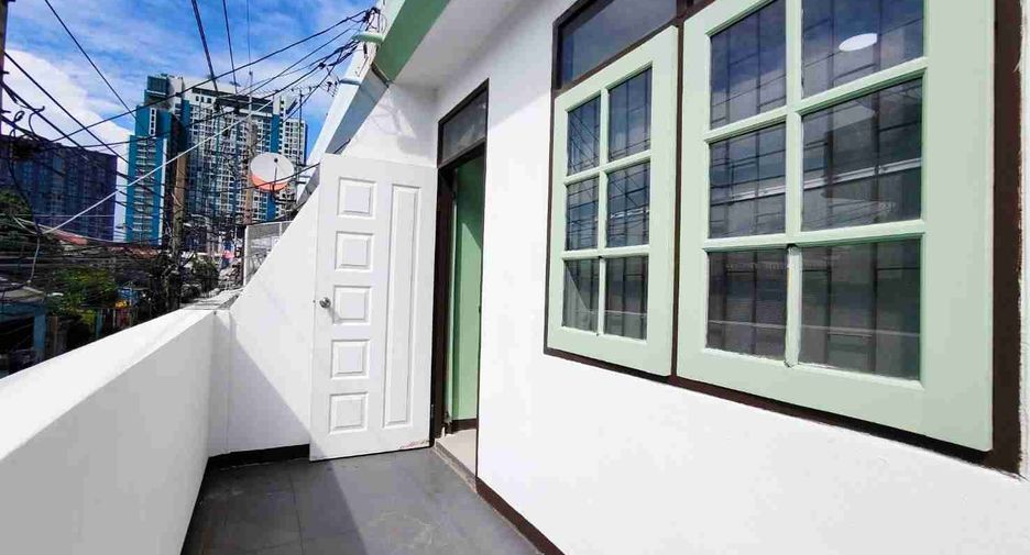 For sale 3 bedrooms townhouse in Mueang Samut Prakan, Samut Prakan