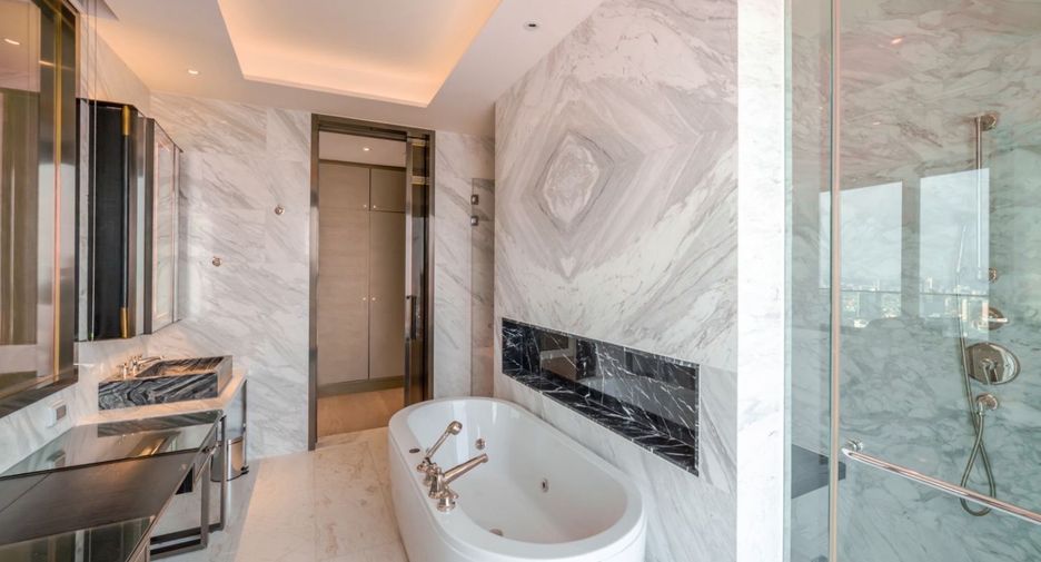 For rent and for sale 3 bedrooms condo in Khlong San, Bangkok