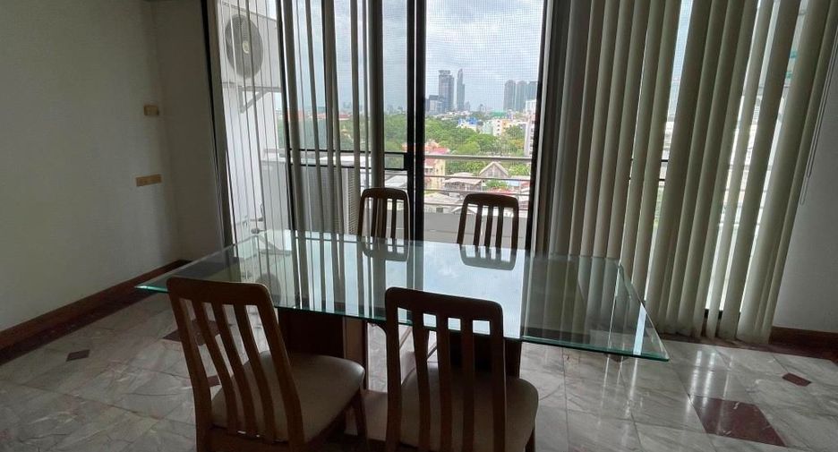For rent 3 ベッドルーム apartment in Sathon, Bangkok