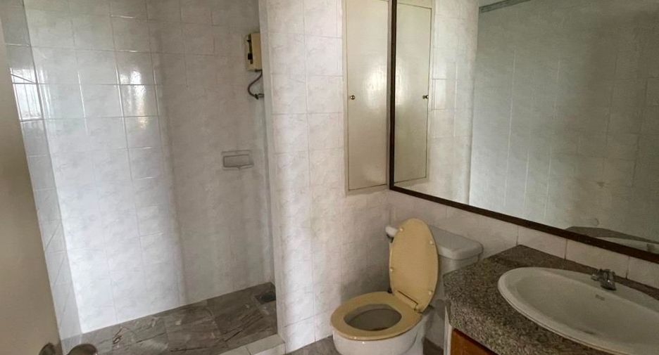 For rent 3 ベッドルーム apartment in Sathon, Bangkok