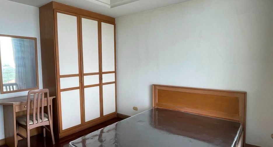 For rent 3 ベッドルーム apartment in Sathon, Bangkok