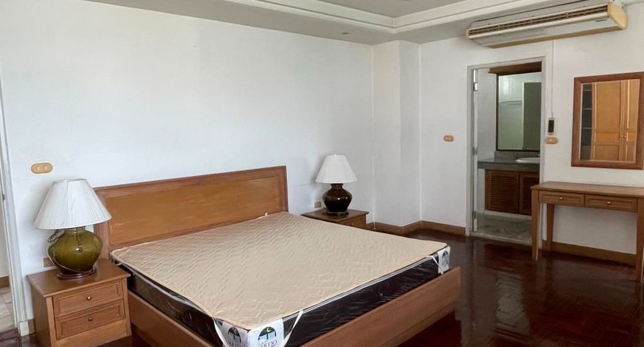 For rent 3 ベッドルーム apartment in Sathon, Bangkok
