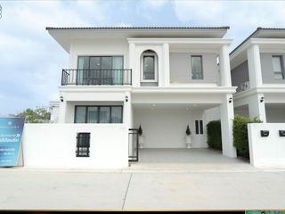 Casa en venta de 4 habitaciones en Si Racha, Chonburi