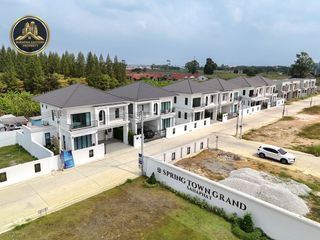 Casa en venta de 4 habitaciones en Si Racha, Chonburi