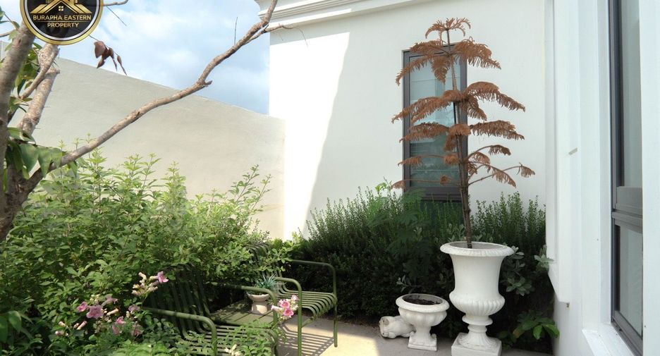 Casa en venta de 4 habitaciones en Si Racha, Chonburi