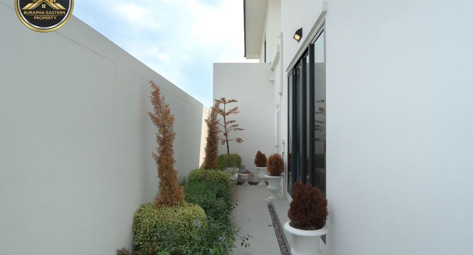 Casa en venta de 4 habitaciones en Si Racha, Chonburi