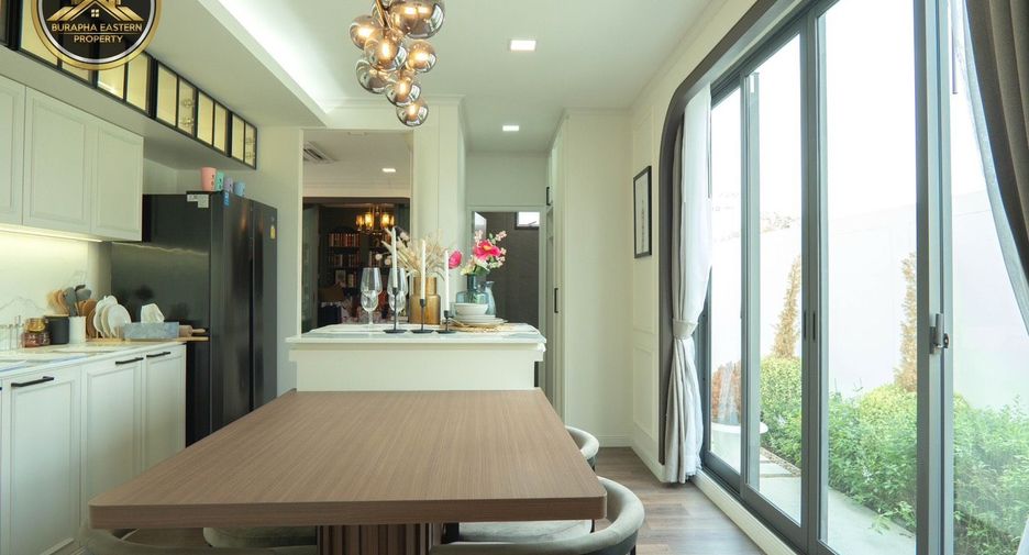 Casa en venta de 4 habitaciones en Si Racha, Chonburi