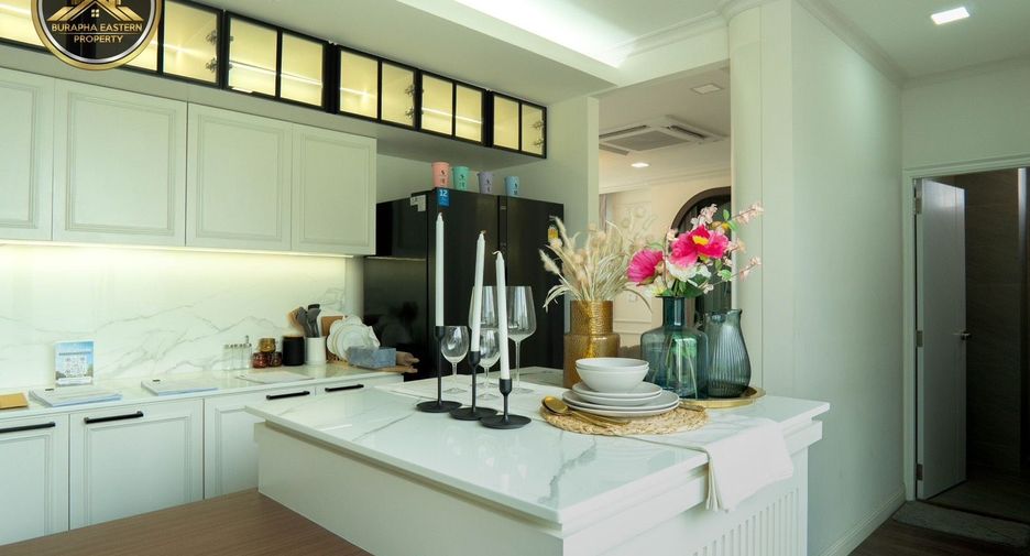 Casa en venta de 4 habitaciones en Si Racha, Chonburi
